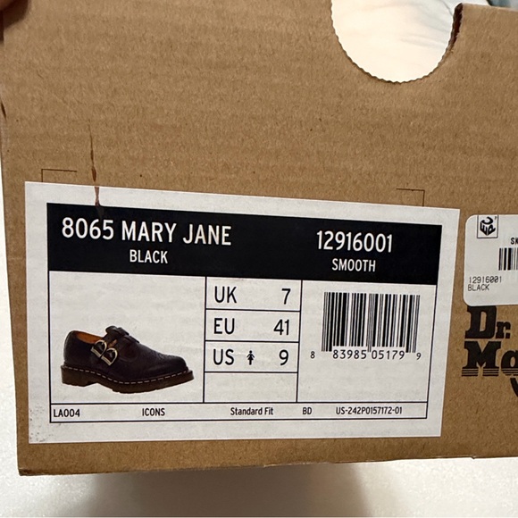Dr. Martens 8065 II Mary Jane Black Leather Shoes 9 NWT - Picture 8 of 12